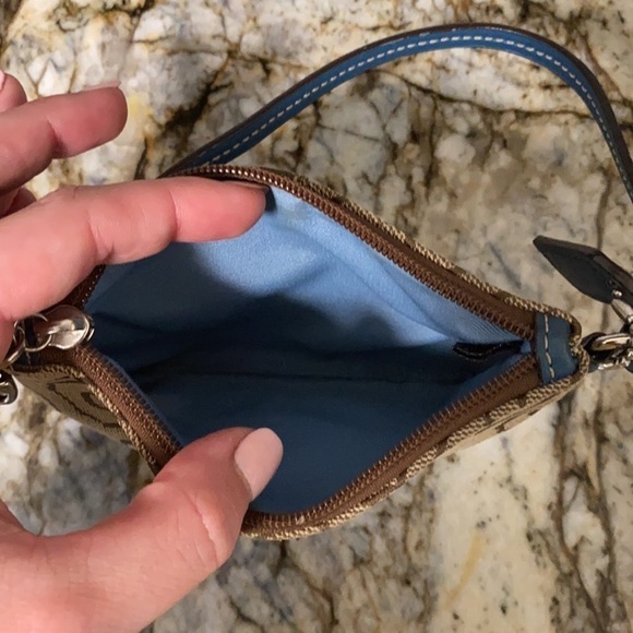 Coach Wristlet - Picture 4 of 4